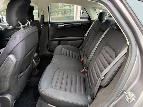 Used 2013 Ford Fusion SE FWD image 16