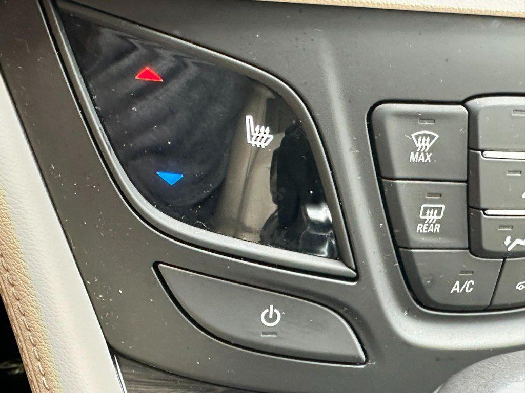 Used 2020 Buick Envision Essence FWD image 23