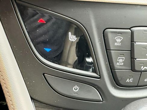 Used 2020 Buick Envision Essence FWD image 23