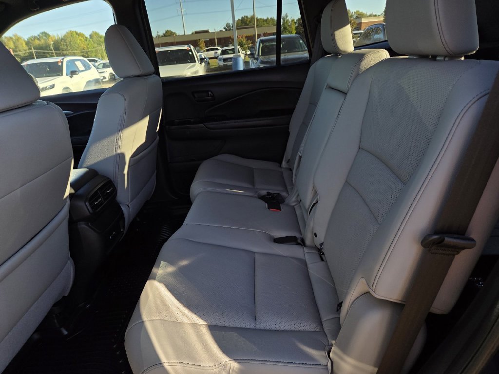 Certified 2024 Honda Passport EX-L image 19