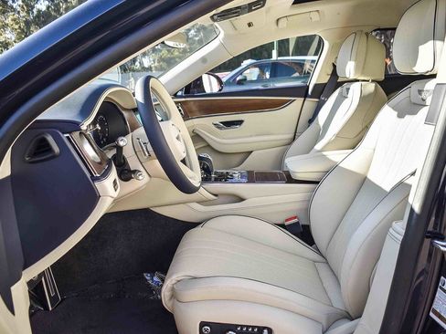 New 2026 Bentley Flying Spur Plug-In Hybrid image 17