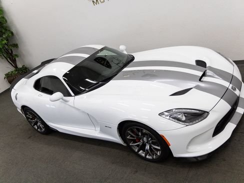Used 2014 SRT Viper GTS w/ Exterior Carbon Fiber Package RWD image 20