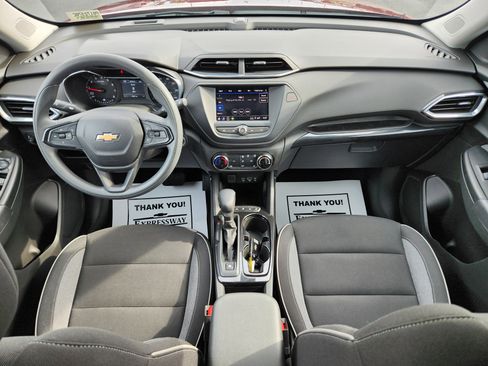 Used 2023 Chevrolet TrailBlazer LT FWD image 15