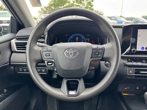 Used 2025 Toyota Camry LE FWD image 23