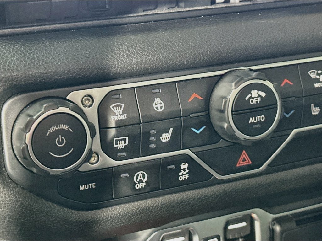 Used 2025 Jeep Wrangler Unlimited Sport AWD/4WD image 25