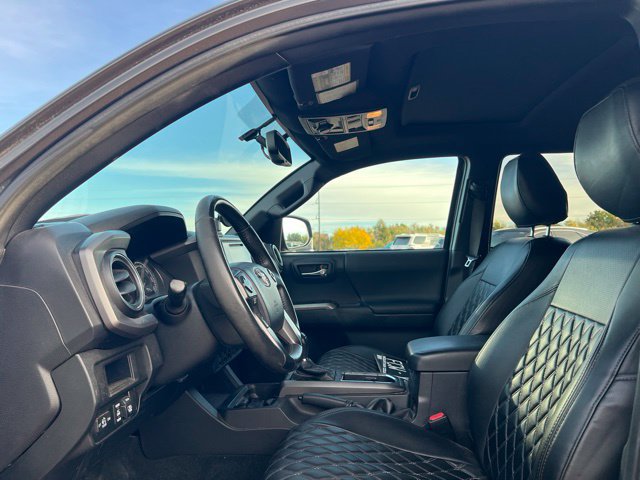 Used 2017 Toyota Tacoma TRD Pro AWD/4WD image 30
