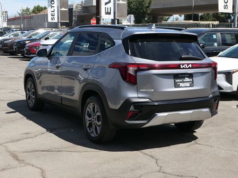 Used 2024 Kia Seltos S FWD image 6