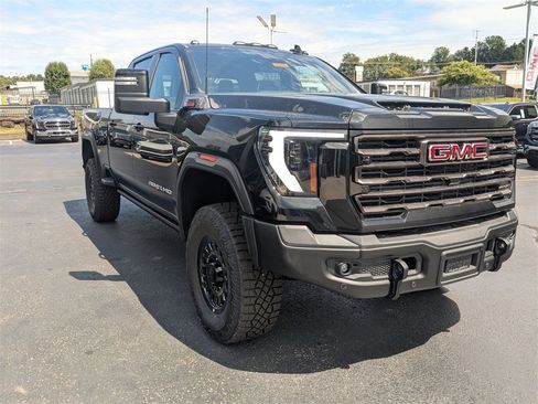 New 2025 GMC Sierra 2500 AT4X w/ AT4X AEV Edition image 3