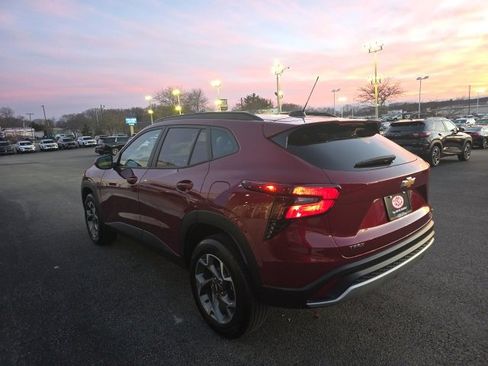 Used 2025 Chevrolet Trax LT image 5