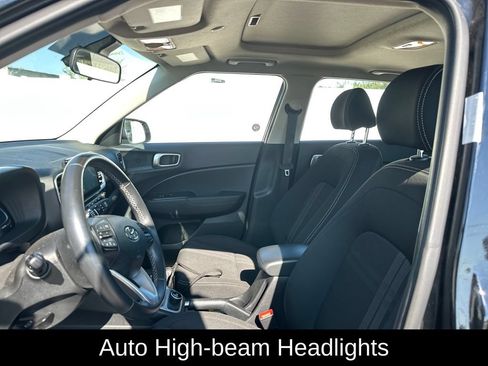 Used 2025 Hyundai Venue SEL FWD image 7