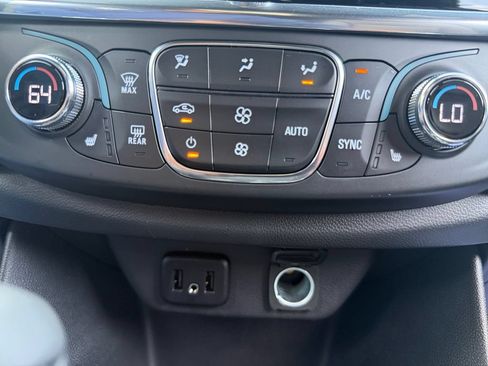 Used 2023 Chevrolet Traverse LT w/ LPO, Floor Liner Package AWD/4WD image 19
