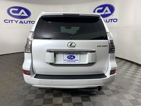 Used 2017 Lexus GX 460 Luxury w/ Preferred Accessory Package image 4