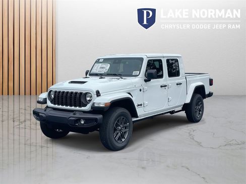 New 2025 Jeep Gladiator Sport image 4