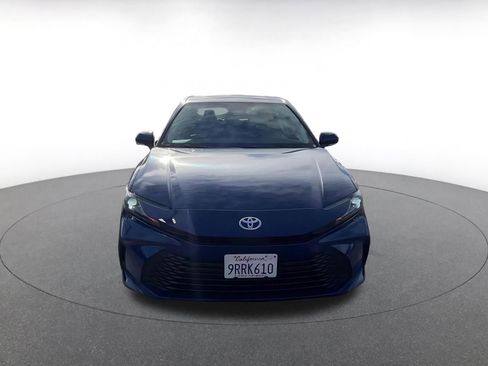 Used 2025 Toyota Camry LE image 4