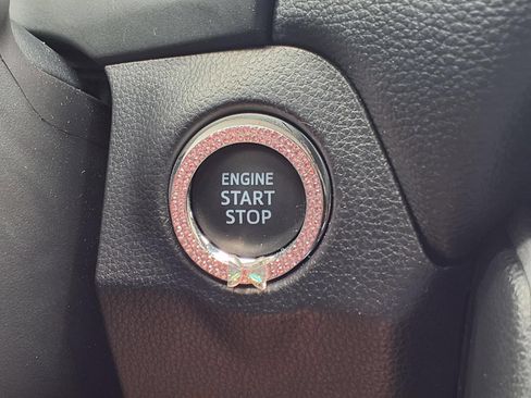 Used 2025 Toyota RAV4 XLE FWD image 6