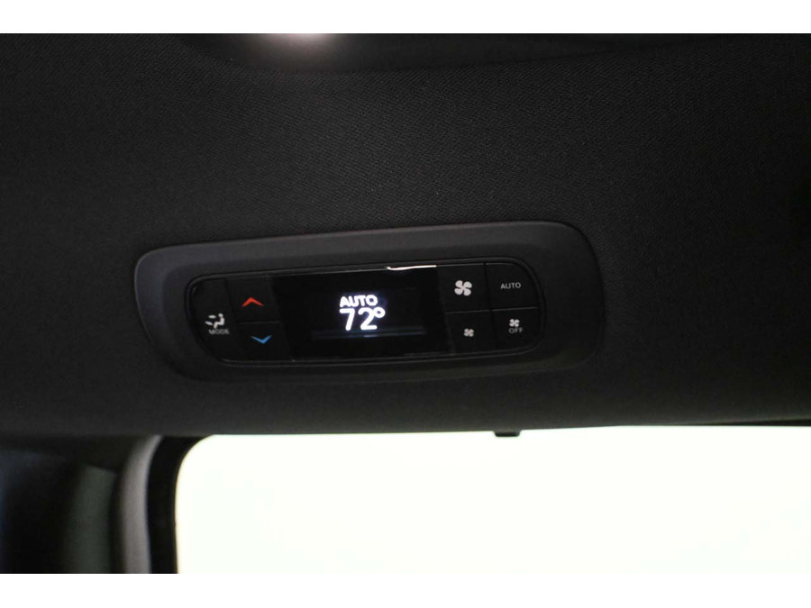 Used 2025 Chrysler Pacifica Select FWD image 27