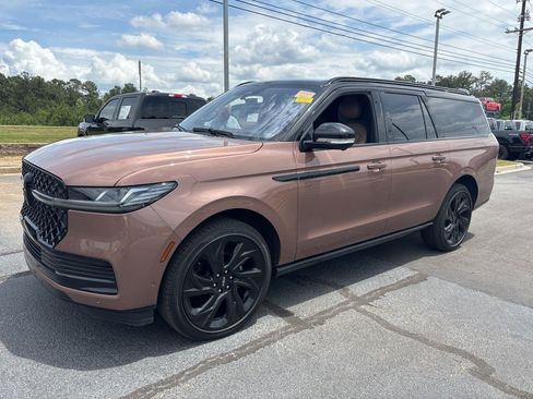 Used 2025 Lincoln Navigator L Black Label AWD/4WD image 1