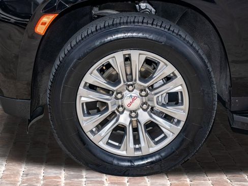 Used 2024 GMC Yukon XL Denali RWD image 41