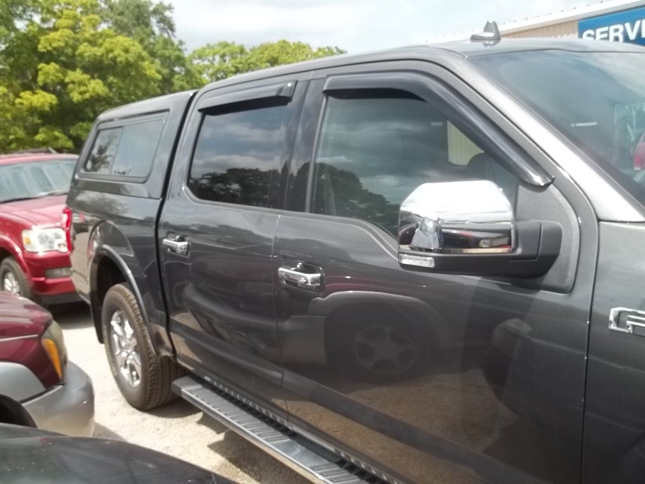 Used 2018 Ford F150 Lariat w/ Equipment Group 502A Luxury AWD/4WD image 4