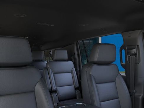 New 2026 Chevrolet Suburban LT w/ Comfort Package AWD/4WD image 32