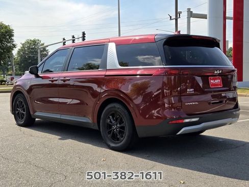 Used 2023 Kia Carnival LX FWD image 7