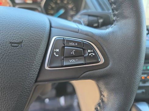 Used 2017 Ford Escape Titanium image 19
