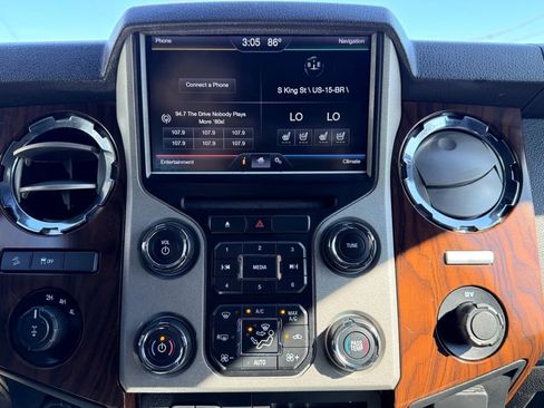 Used 2014 Ford F250 Lariat w/ Chrome Package image 21