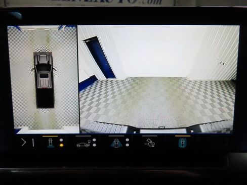 Used 2024 Chevrolet Silverado 2500 LT w/ Midnight Edition image 19