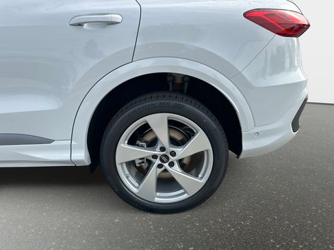 New 2025 Audi Q5 Prestige image 11