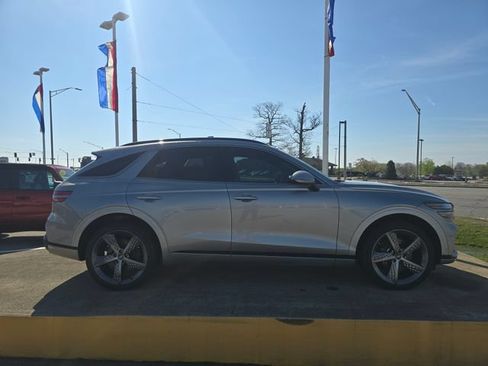 Used 2022 Genesis GV70 3.5T Sport w/ Sport Prestige Package AWD/4WD image 3