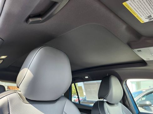 New 2026 Volkswagen Tiguan SE R-Line image 12