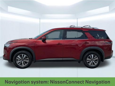 Used 2023 Nissan Pathfinder SL AWD/4WD image 2
