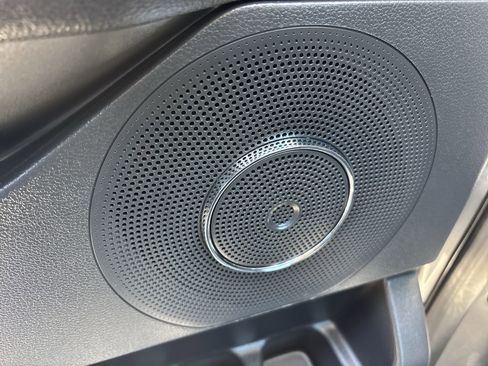 Used 2024 Ford Expedition XLT image 19