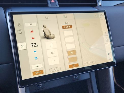 Used 2024 Land Rover Discovery Sport S image 17