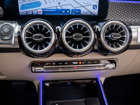 New 2025 Mercedes-Benz GLB 250 4MATIC image 23