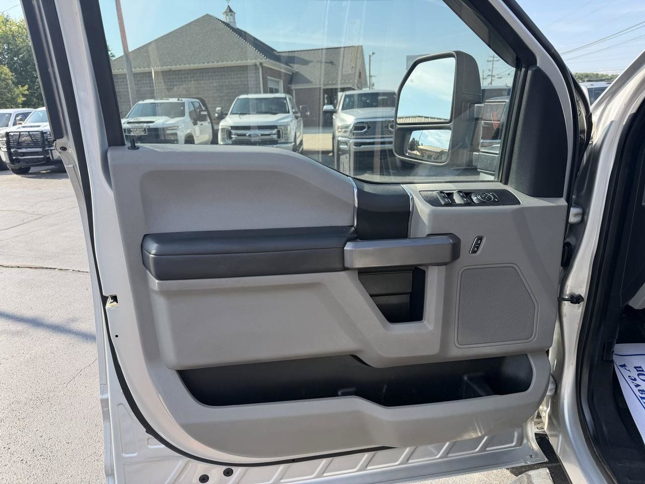 Used 2018 Ford F350 XLT w/ XLT Value Package AWD/4WD image 9