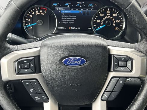 Used 2015 Ford F150 Platinum w/ Equipment Group 701A Luxury AWD/4WD image 44