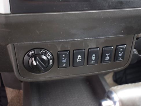 Used 2015 Nissan Frontier PRO-4X image 17