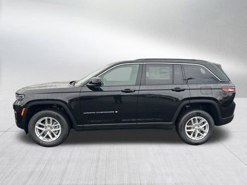 New 2025 Jeep Grand Cherokee Laredo image 8