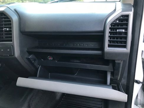 Used 2022 Ford F250 XL w/ STX Appearance Package image 40