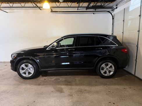 Used 2018 Mercedes-Benz GLC 300 GLC300 4MATIC image 2