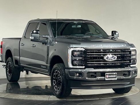 Used 2026 Ford F250 Platinum w/ FX4 Off-Road Package AWD/4WD image 2