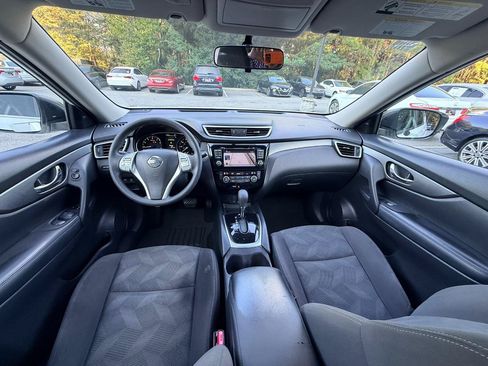 Used 2016 Nissan Rogue SV w/ SV Premium Package FWD image 2