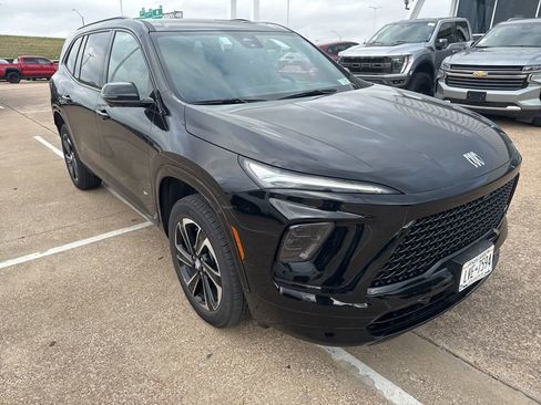 Used 2025 Buick Enclave Sport Touring image 7