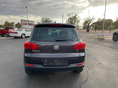 Used 2016 Volkswagen Tiguan S image 4
