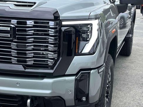 New 2026 GMC Sierra 2500 Denali Ultimate AWD/4WD image 9