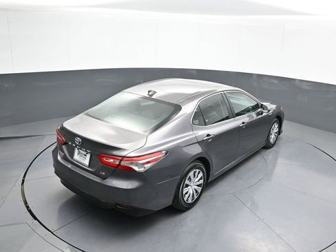 Certified 2019 Toyota Camry LE image 38