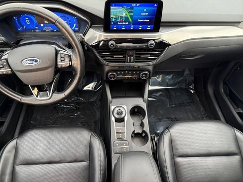 Used 2021 Ford Escape Titanium image 11