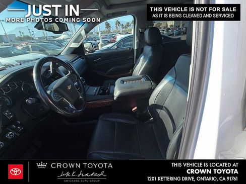 Used 2018 Chevrolet Suburban Premier AWD/4WD image 4