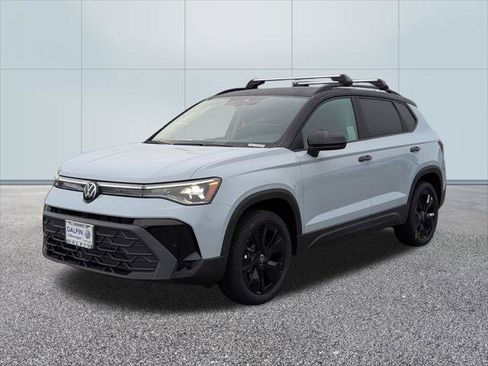 New 2025 Volkswagen Taos SE FWD image 1